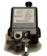 PRESSOSOTAT TRIPHASE  STOGERMATIC